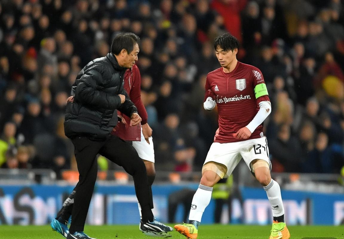 瓜迪奥拉欧冠淘汰赛神换人：战术精髓与团队精神解析(图2)