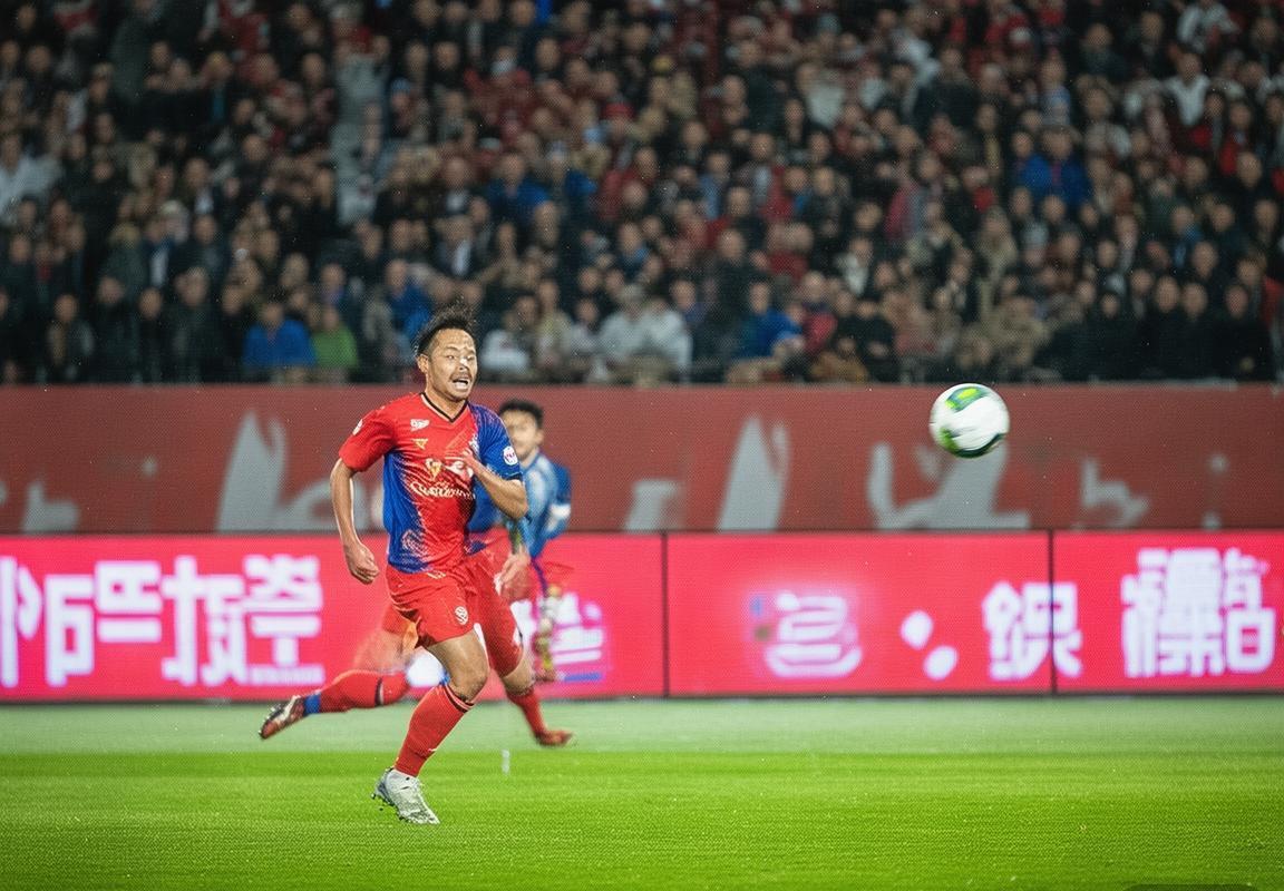 2018国安泰达巅峰对决：激情与智慧的经典足球战记(图3)