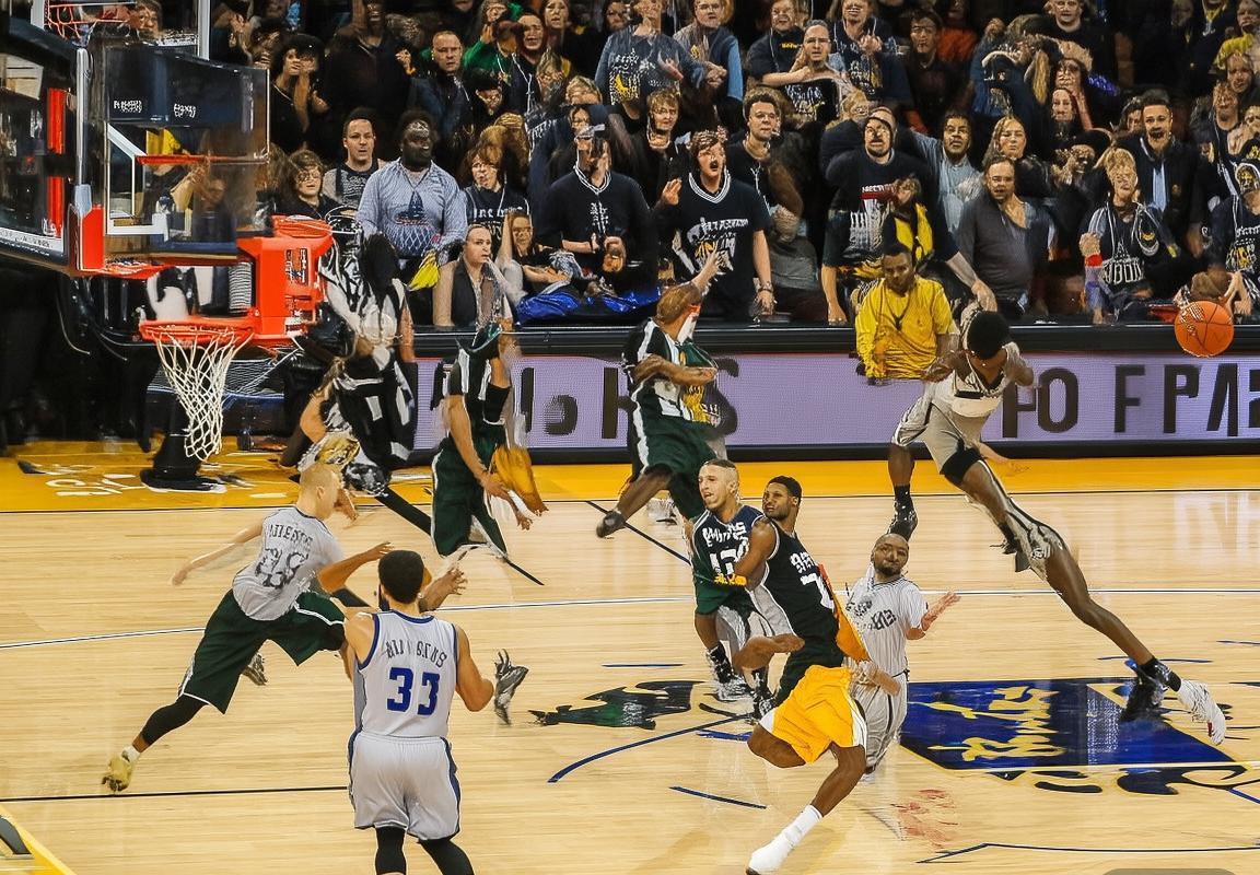 2015NBA季后赛：勇士与马刺巅峰对决回顾